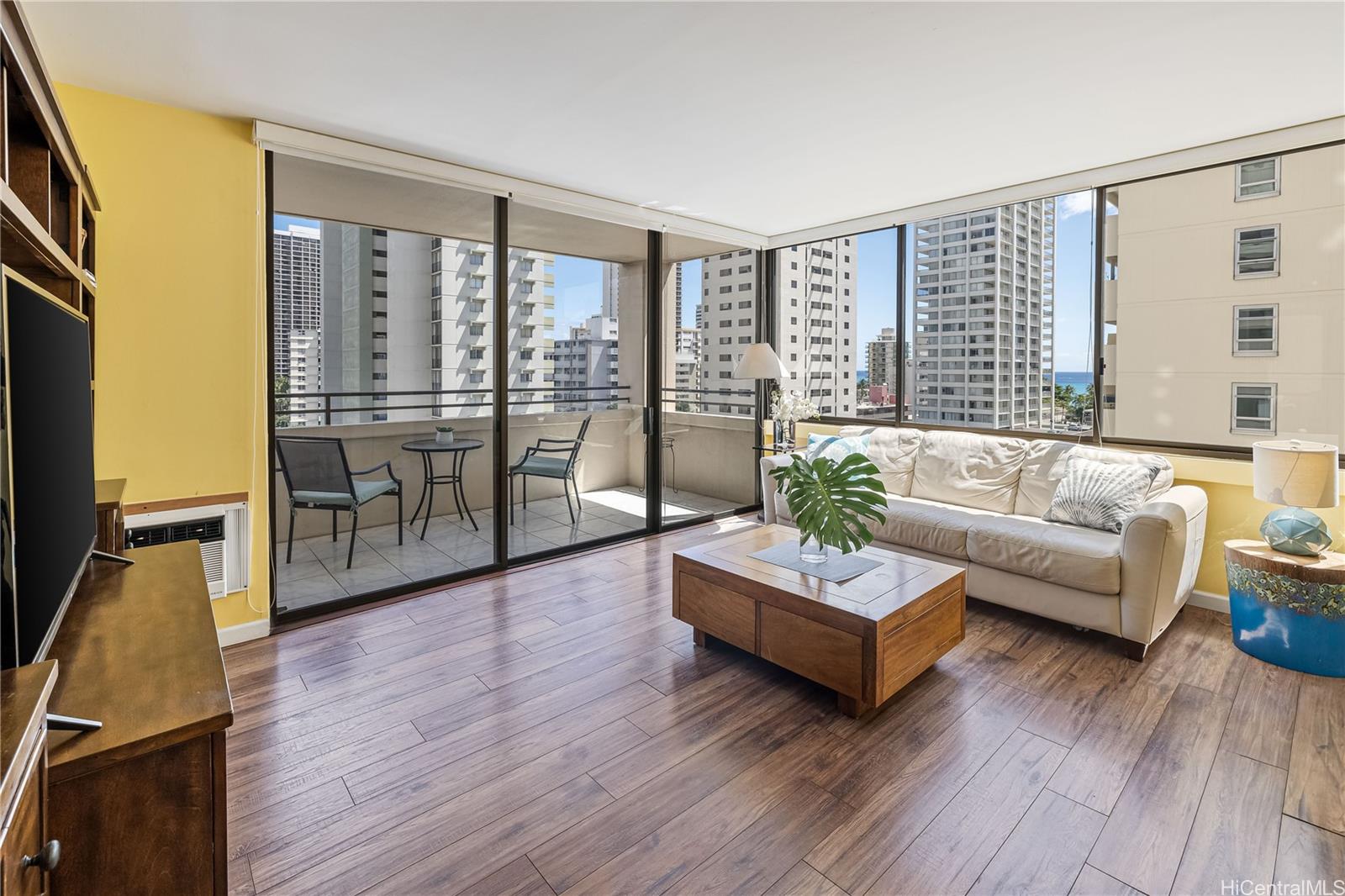 ハワイ不動産物件｜2410 Cleghorn Street 1103, Honolulu HI 96815｜ハワイに住むネット