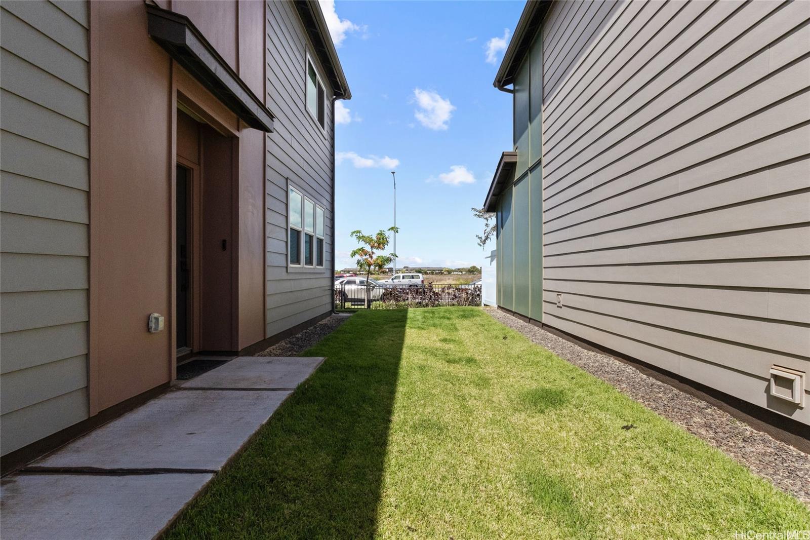 ハワイ不動産物件｜91-1640 Honouliuli Street #82, Ewa Beach