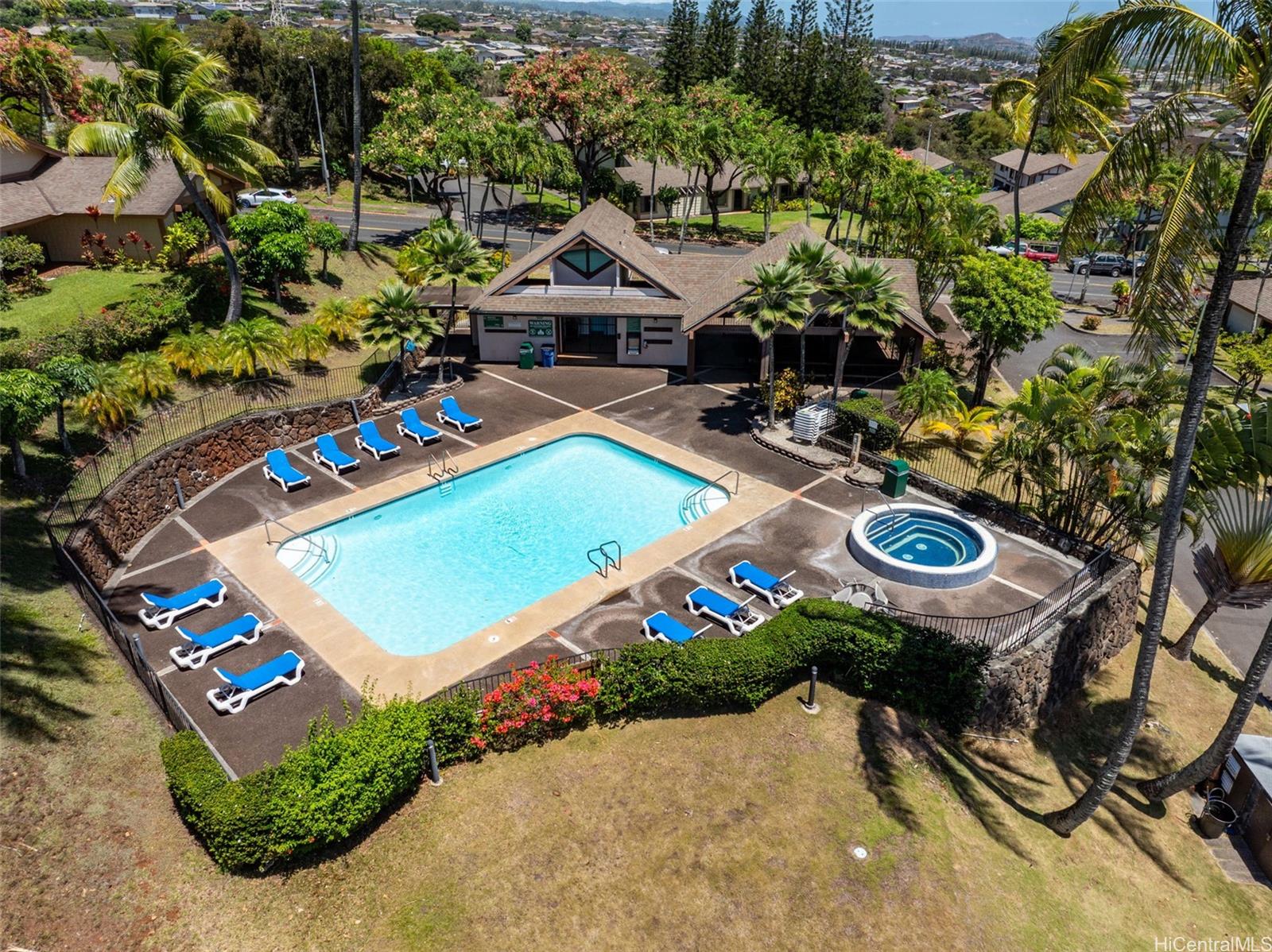 【中古】 Blue Scene In Hawaii ハワイ不動産物件｜98-1941-J Kaahumanu Street #61, Aiea HI