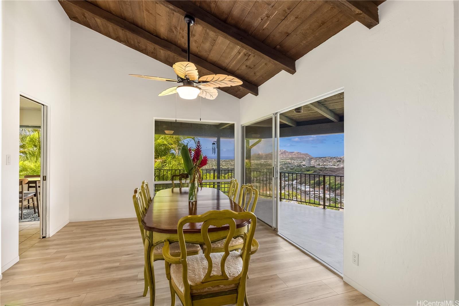 ハワイ不動産物件｜1606 Kuhilani Street, Honolulu HI 96821
