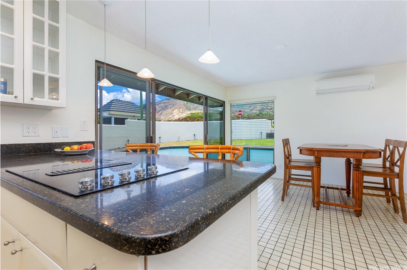 ハワイ不動産物件｜7704 Kalohelani Place, Honolulu HI 96825