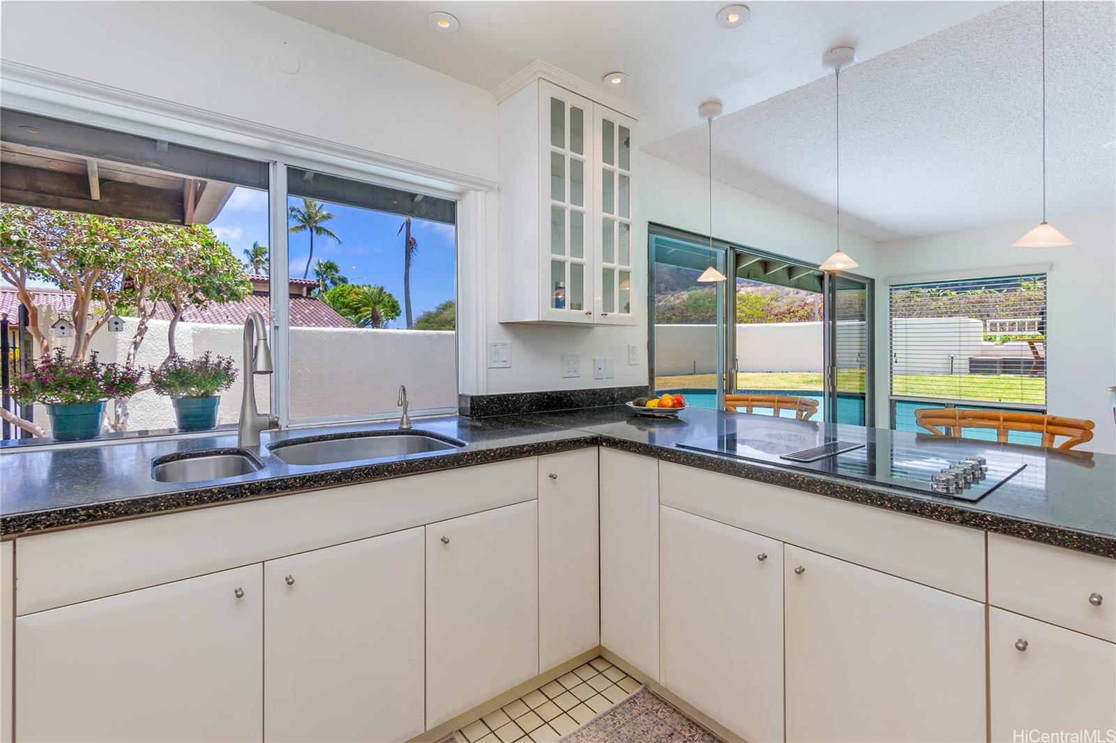 ハワイ不動産物件｜7704 Kalohelani Place, Honolulu HI 96825