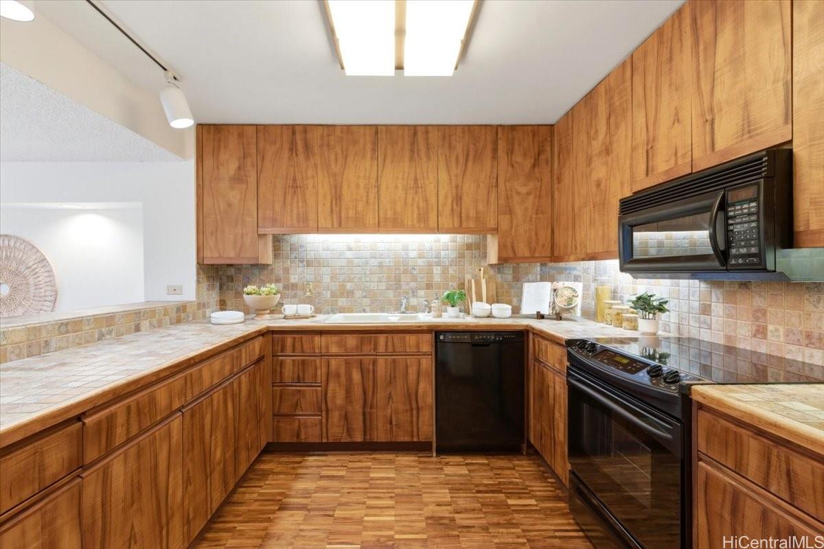 ハワイ不動産物件｜1525 Wilder Avenue #405, Honolulu HI 96822