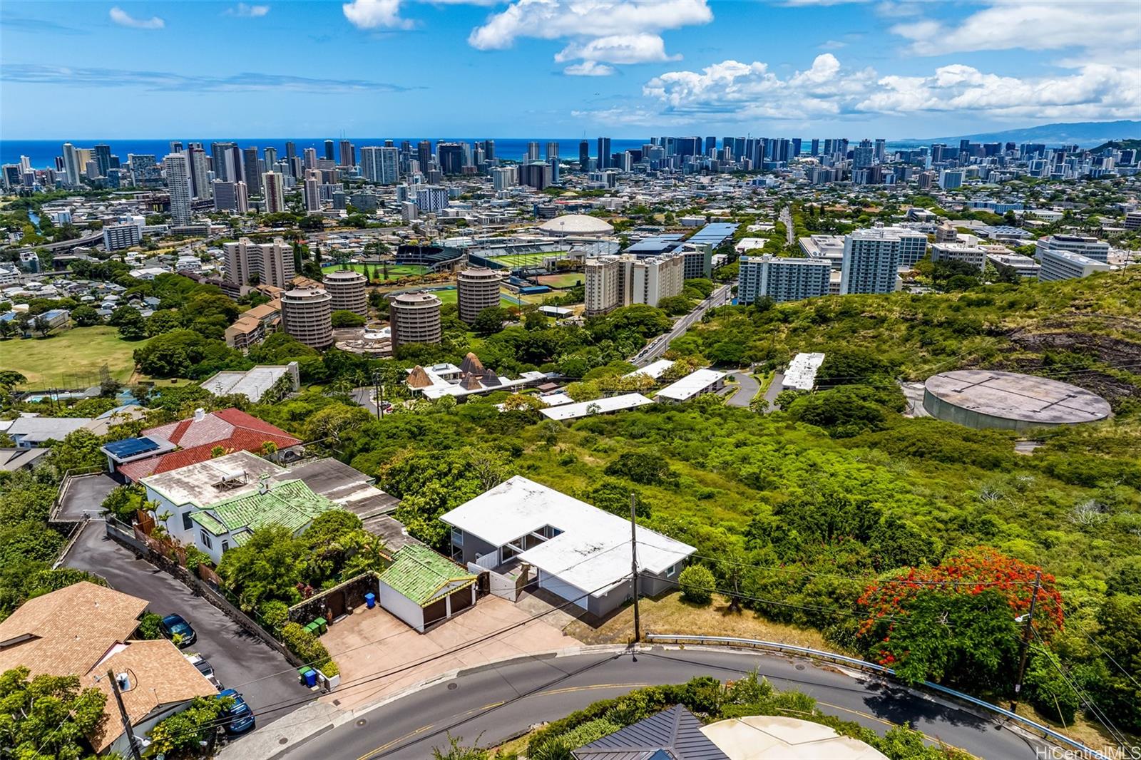 ハワイ不動産物件｜1588 St Louis Drive, Honolulu HI 96816｜ハワイに