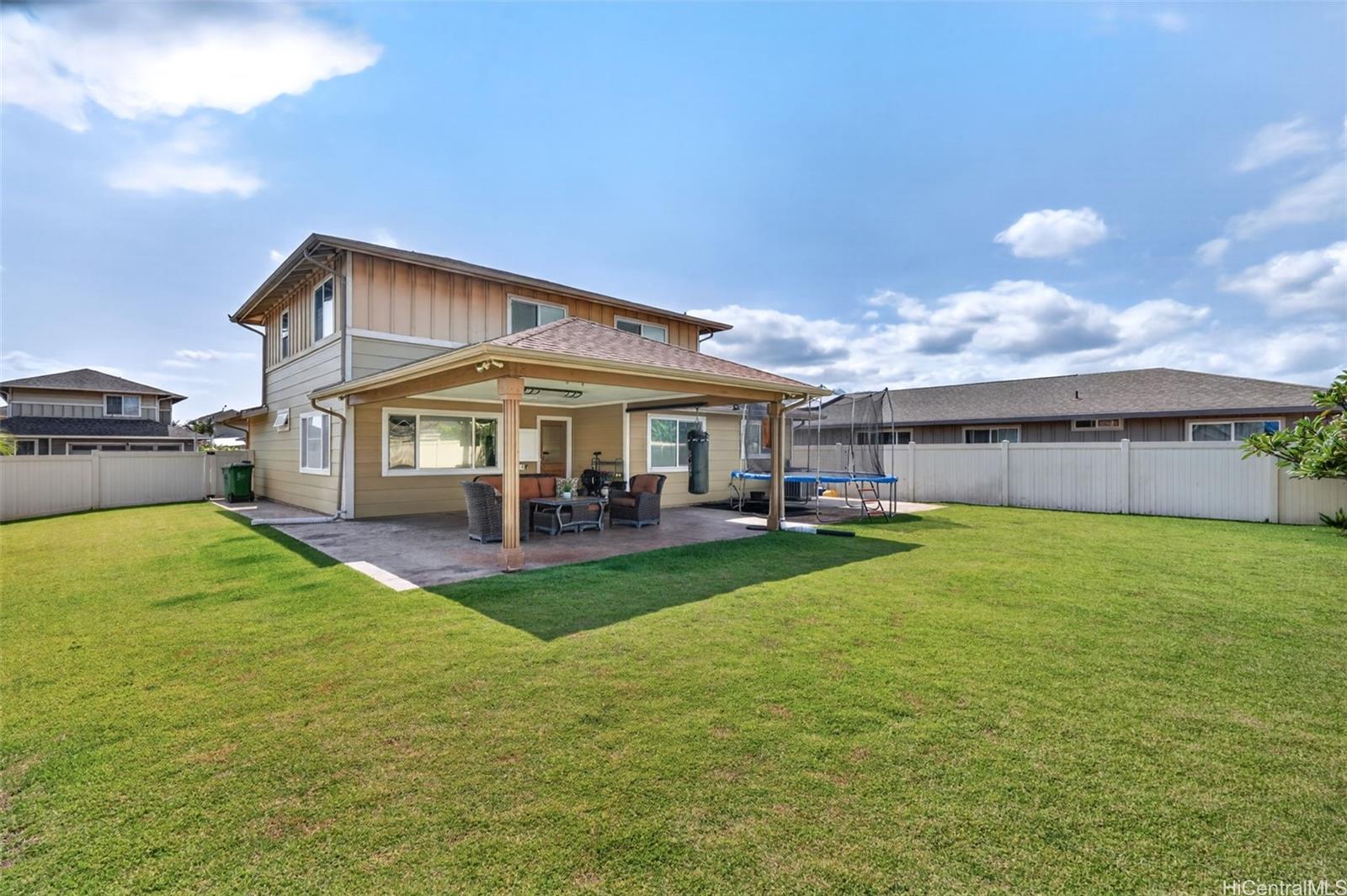 ハワイ不動産物件｜91-1141 Kealiiahonui Street, Kapolei HI 96707