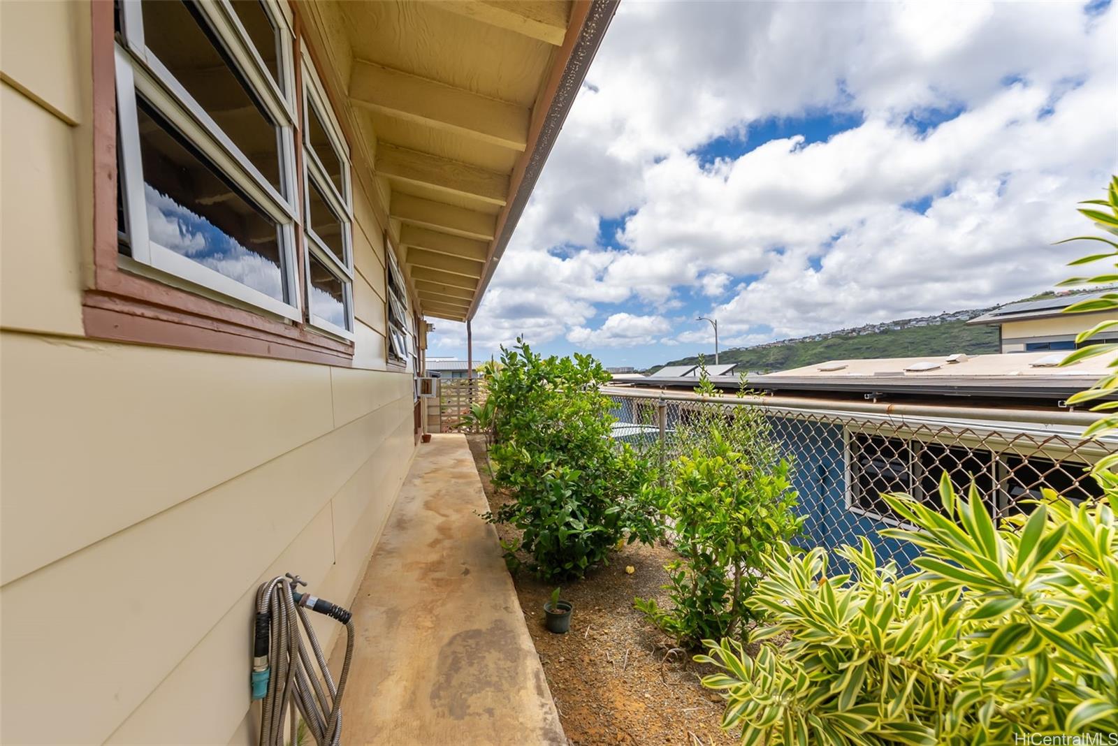 ハワイ不動産物件｜7228 Pulehu Street, Honolulu HI 96825｜ハワイに