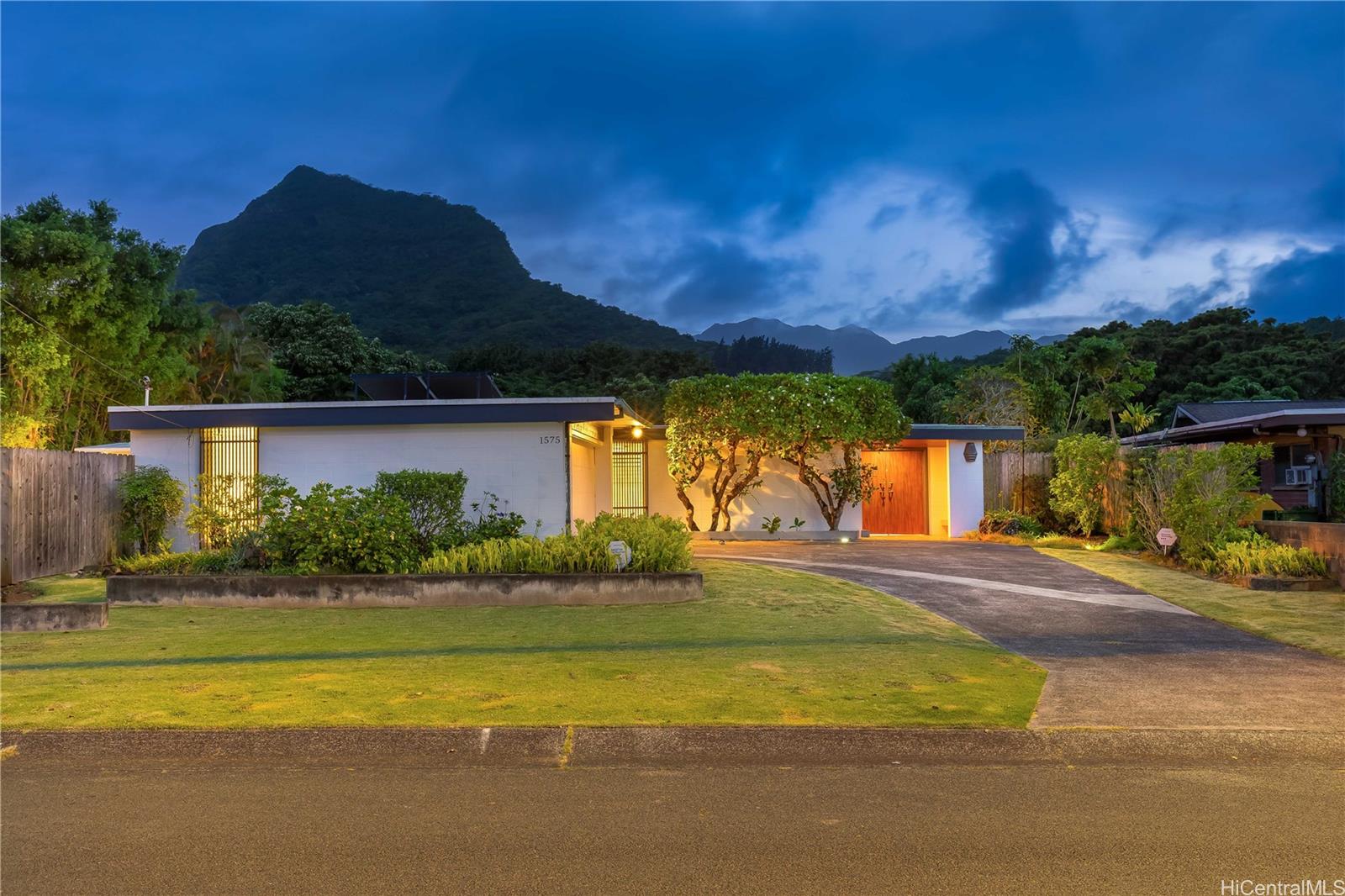 ハワイ不動産物件｜1575 Ulupii Street, Kailua HI 96734｜ハワイに