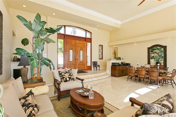 ハワイ不動産 ハワイロアリッジの豪邸 ダイヤモンドヘッドから太平洋のパノラマを動画で紹介