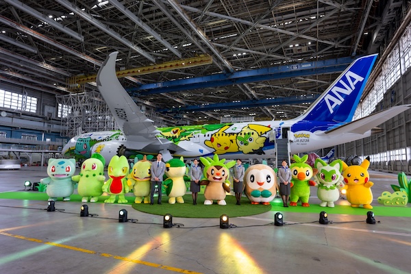 ANA「ポケモンジェット 緑」がホノルル初到着 ハワイ路線で就航